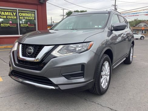Used 2018 Nissan Rogue SV AWD/4WD image 3