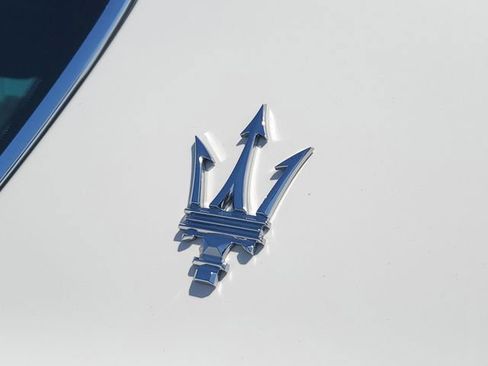 Used 2022 Maserati Levante GT AWD/4WD image 12