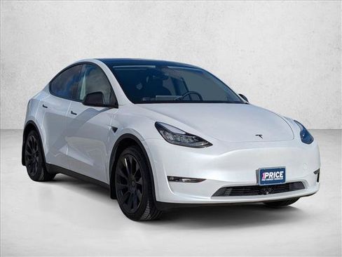 Used 2023 Tesla Model Y Long Range image 7