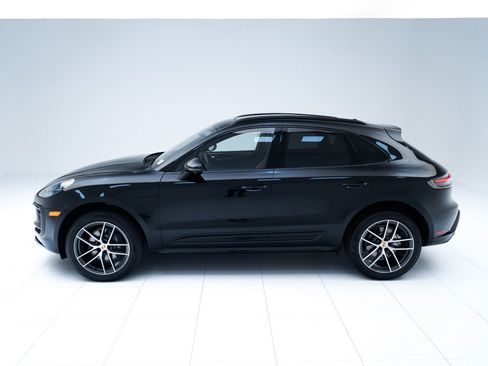 Used 2026 Porsche Macan AWD/4WD image 2
