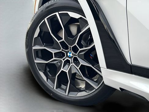 New 2027 BMW X7 xDrive40i w/ M Sport Package AWD/4WD image 26