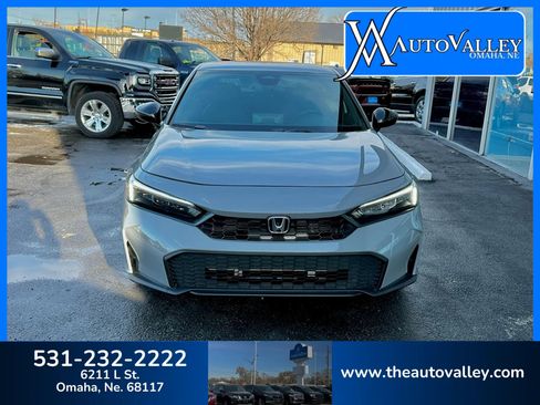 Used 2025 Honda Civic Sport image 2