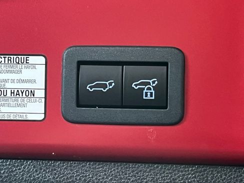 Used 2022 Toyota Corolla Cross XLE w/ Convenience Package AWD/4WD image 11
