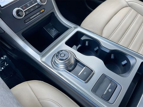 Used 2022 Ford Edge SEL image 17