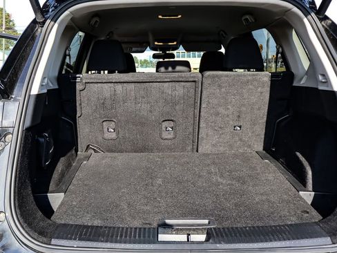 Used 2024 Nissan Rogue SV image 33