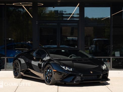 Used 2024 Lamborghini Huracan Tecnica image 1