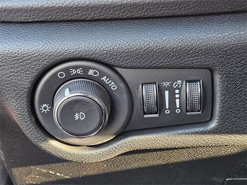 New 2026 Chrysler Pacifica Select image 26