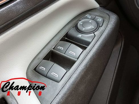 Used 2022 Chevrolet Equinox LS AWD/4WD image 25