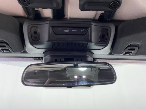 Used 2025 Jeep Wrangler Unlimited Rubicon AWD/4WD image 29