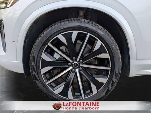Used 2025 Volvo XC90 B6 Plus AWD/4WD image 33