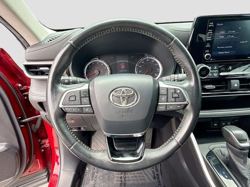 Used 2020 Toyota Highlander LE FWD image 38
