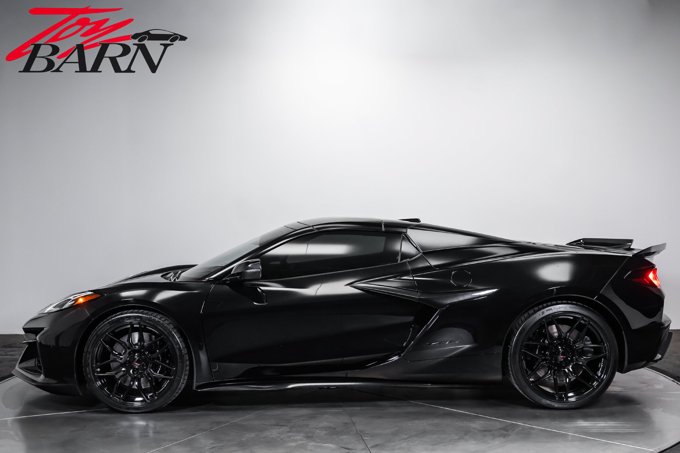 Used 2026 Chevrolet Corvette Z06 w/ Stealth Interior Trim Package RWD image 10