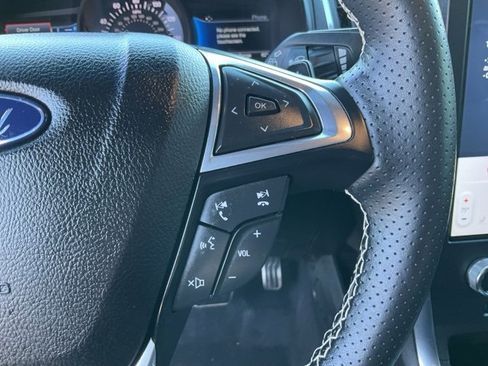 Used 2023 Ford Edge ST image 12