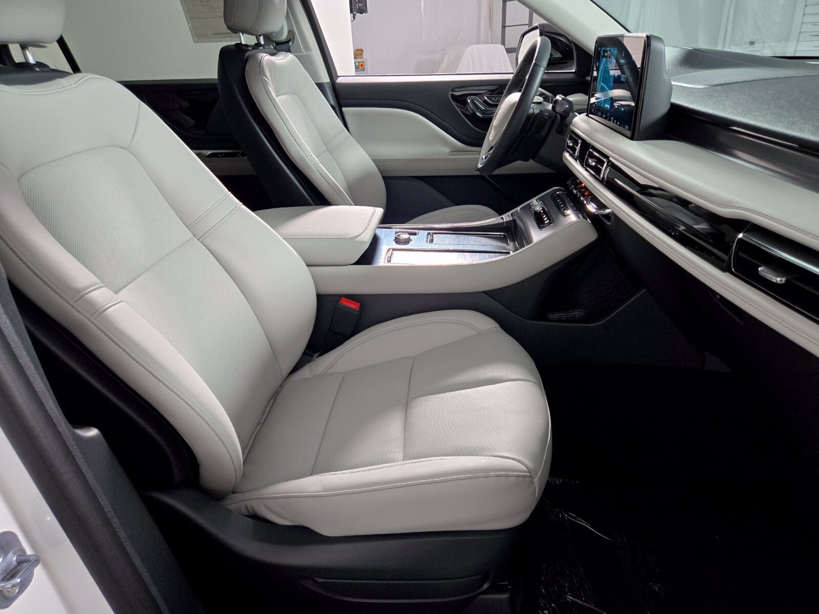New 2027 Lincoln Aviator 2WD image 21