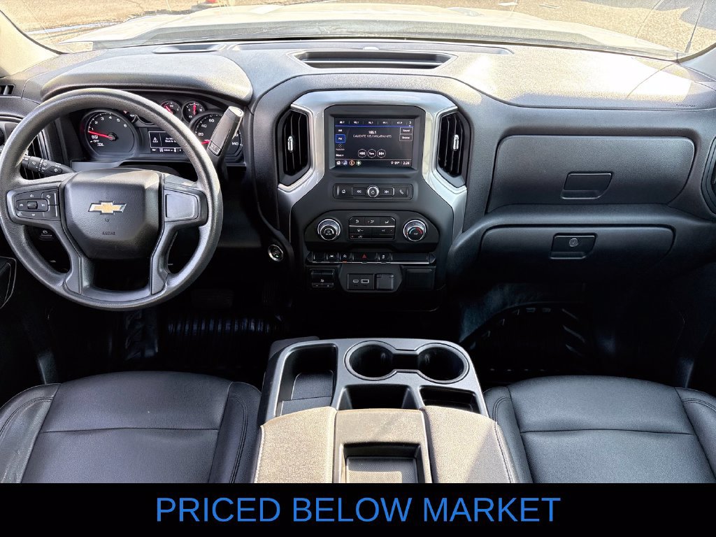 Used 2025 Chevrolet Silverado 1500 W/T w/ Trailering Package AWD/4WD image 8