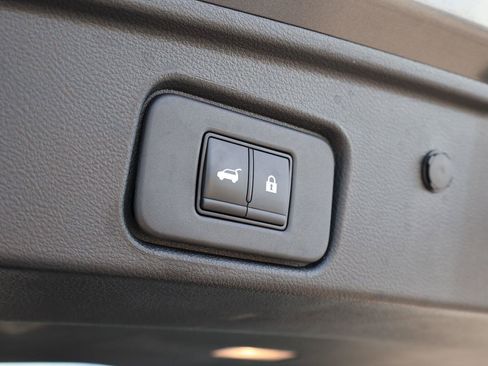 Used 2025 Nissan Pathfinder Platinum w/ Cargo Package FWD image 17