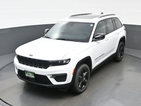 New 2025 Jeep Grand Cherokee Limited w/ Black Appearance Package image 18
