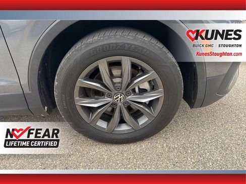Used 2022 Volkswagen Tiguan SE image 33
