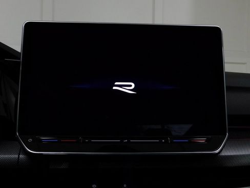 Used 2025 Volkswagen Golf image 52