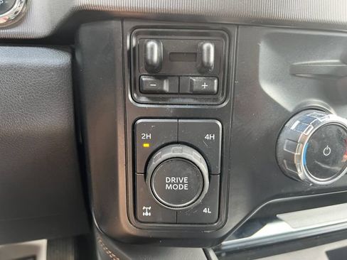 Used 2024 Ford F350 Platinum w/ FX4 Off-Road Package AWD/4WD image 22