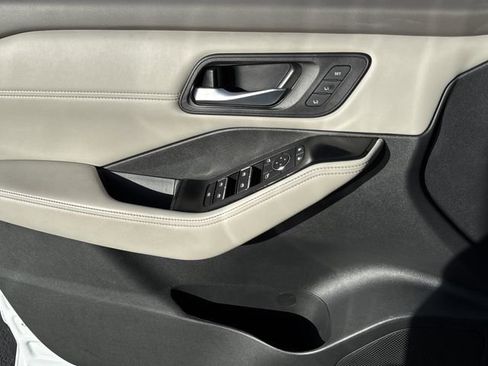 Certified 2024 Nissan Rogue SL w/ SL Premium Package image 7