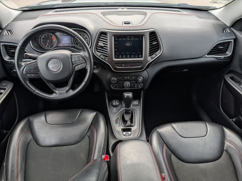 Used 2020 Jeep Cherokee Trailhawk w/ Comfort/Convenience Group AWD/4WD image 10
