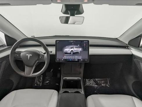 Used 2023 Tesla Model Y Long Range AWD/4WD image 26