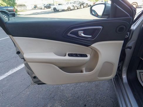 Used 2016 Chrysler 200 Limited FWD image 15