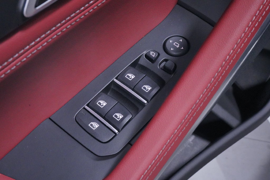 Used 2024 BMW X6 xDrive40i w/ M Sport Professional Package AWD/4WD image 23