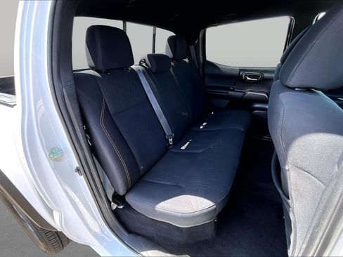 Used 2020 Toyota Tacoma TRD Off-Road AWD/4WD image 26