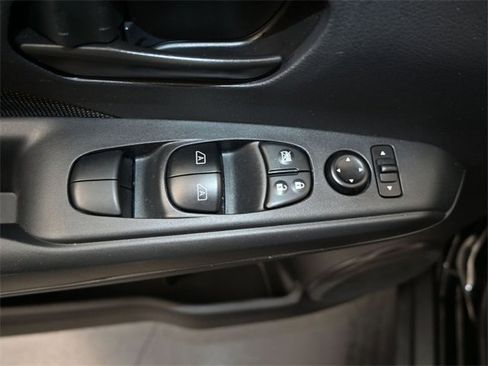 Used 2024 Nissan Kicks S image 10