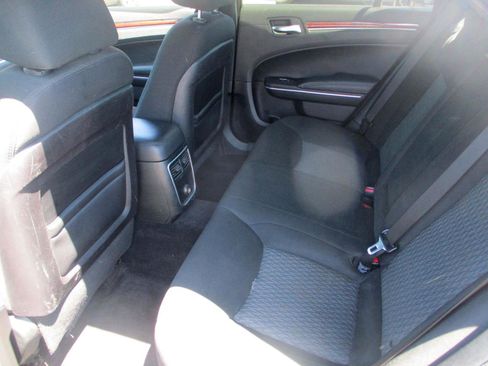 Used 2012 Chrysler 300 RWD image 9