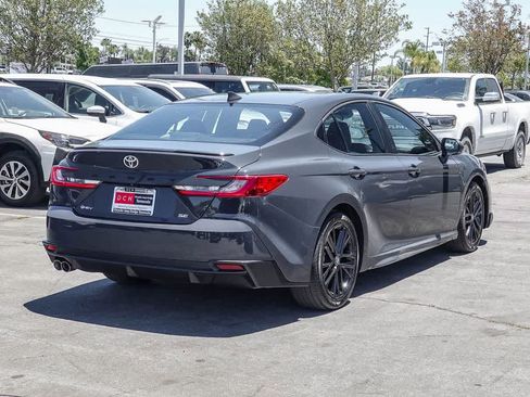 Used 2025 Toyota Camry SE FWD image 4