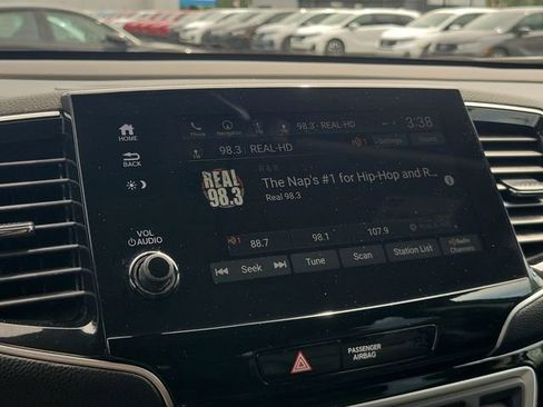 Used 2019 Honda Pilot Touring image 22