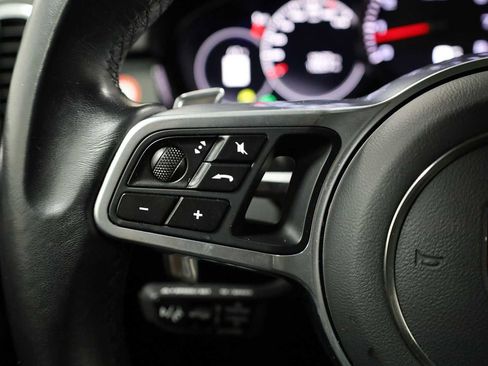 Certified 2023 Porsche Cayenne Platinum Edition image 27