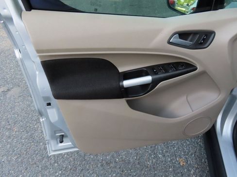 Used 2015 Ford Transit Connect XLT FWD image 9