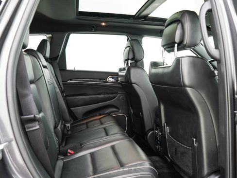 Used 2017 Jeep Grand Cherokee Overland AWD/4WD image 14
