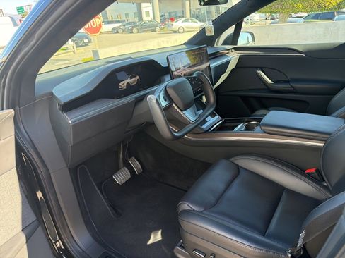 Used 2023 Tesla Model X image 8