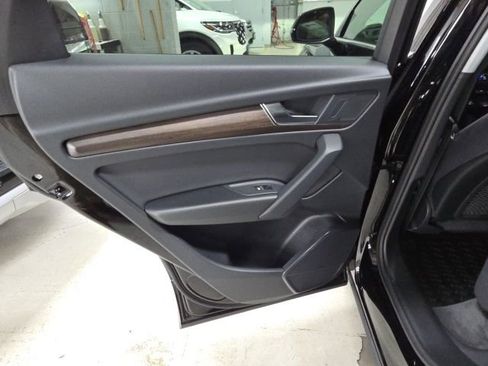 Used 2024 Audi Q5 2.0T Premium image 38