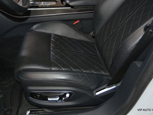 Used 2020 Audi S8 L w/ S8 Executive Package image 17