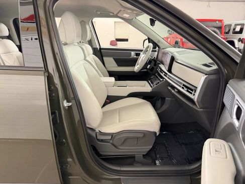 Used 2024 Hyundai Santa Fe SEL AWD/4WD image 36