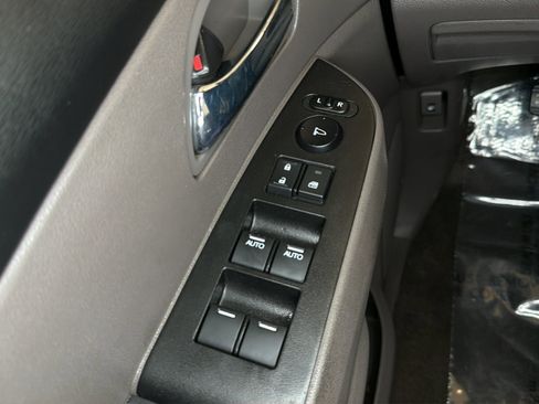 Used 2014 Honda Odyssey Touring image 19