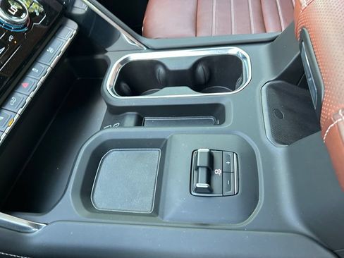 Used 2025 GMC Sierra 3500 Denali Ultimate AWD/4WD image 44
