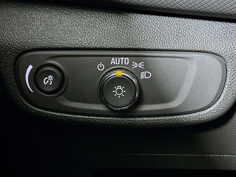 Used 2025 Chevrolet TrailBlazer RS w/ Convenience Package image 10