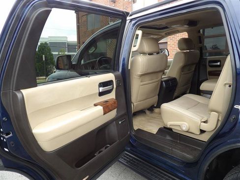 Used 2010 Toyota Sequoia Platinum AWD/4WD image 10