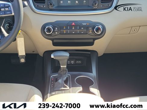 Used 2020 Kia Sorento LX FWD image 20