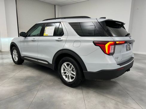 Used 2025 Ford Explorer Active image 5