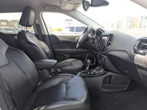 Used 2018 Jeep Compass Limited w/ Navigation Group AWD/4WD image 30