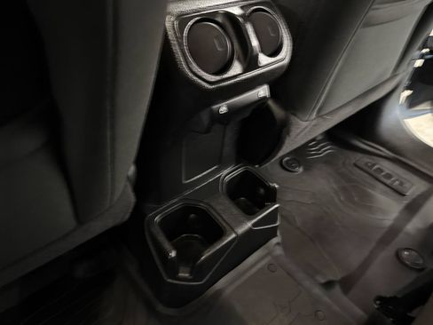 Used 2022 Jeep Wrangler Unlimited Sport AWD/4WD image 35