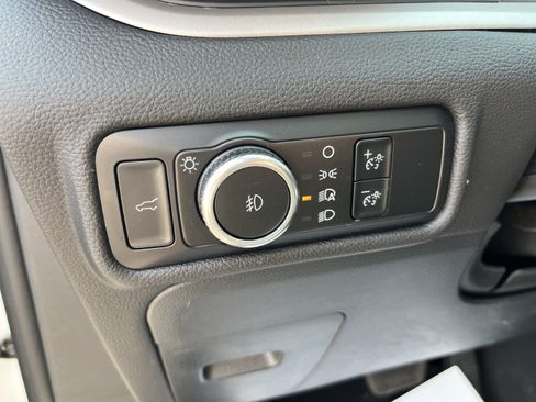 Used 2024 Ford Explorer XLT w/ Equipment Group 202A AWD/4WD image 17